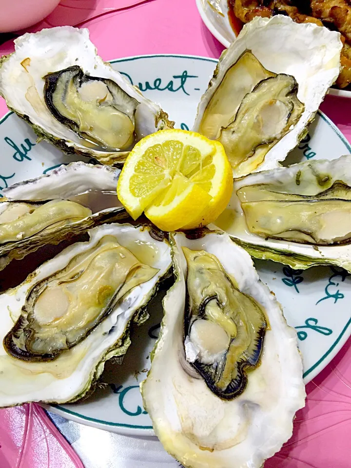 Snapdishの料理写真:Grilled Oysters|きくちゃんさん