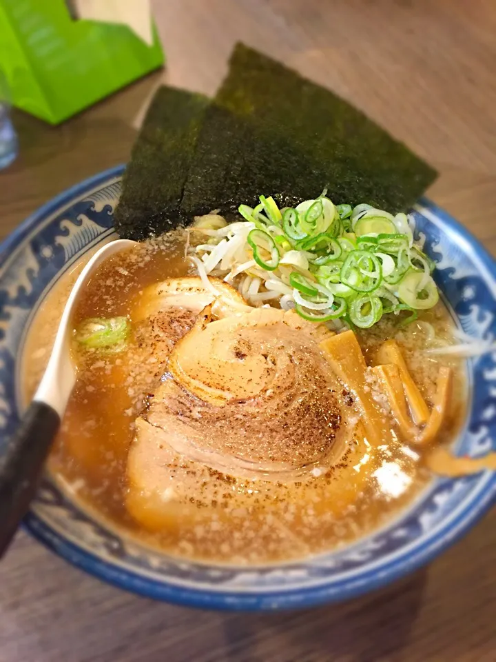 中村屋  豚ラーメン|ともみちさん