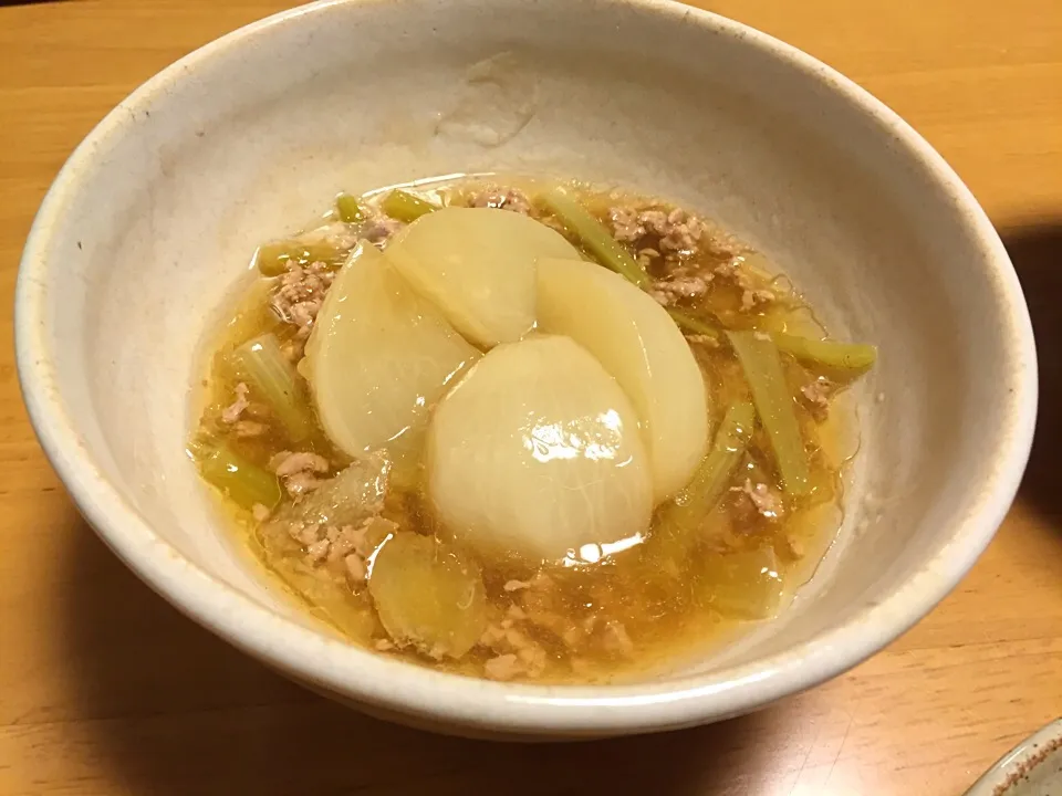 Snapdishの料理写真:かぶの鶏そぼろ煮|Atsushi Kuronumaさん