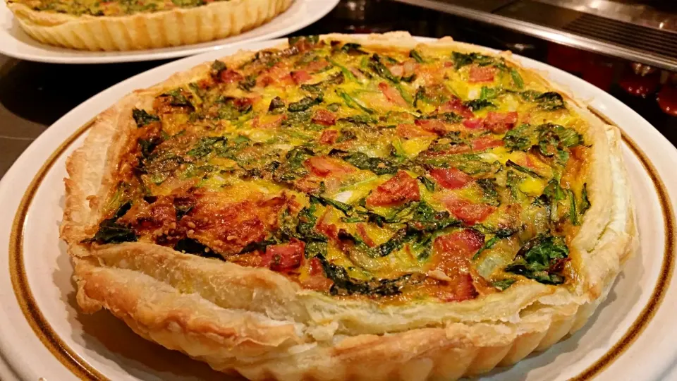 Quiche de massa folhada recheio espinafre com bacon|lucia inoueさん