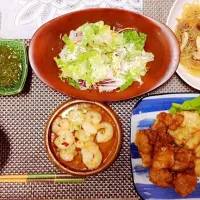 ✴︎唐揚げ&柚子胡椒マヨ唐揚げ✴︎エビのアヒージョ✴︎牛肉ときのこのチャプチェ✴︎サラダ✴︎|Yuuuuuuuさん