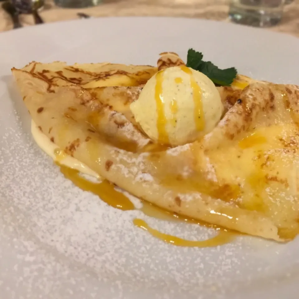 The Crepe (sweet suger and ice cream)|手牽手一起過好日子。さん