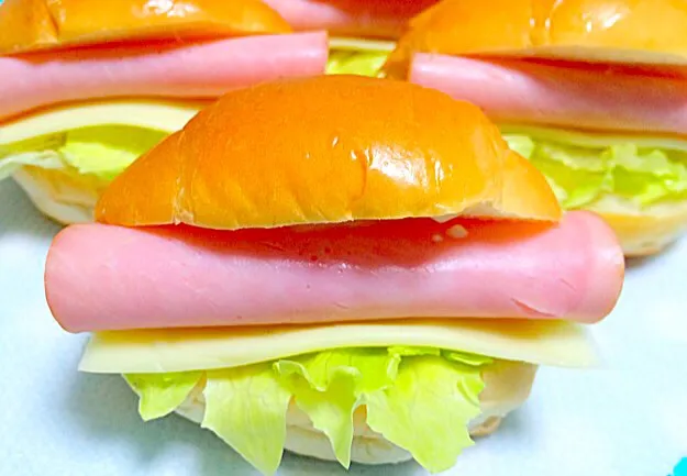 ハムとチーズサンドイッチ - Ham & cheese sandwich😋❤️✨|Liezlさん