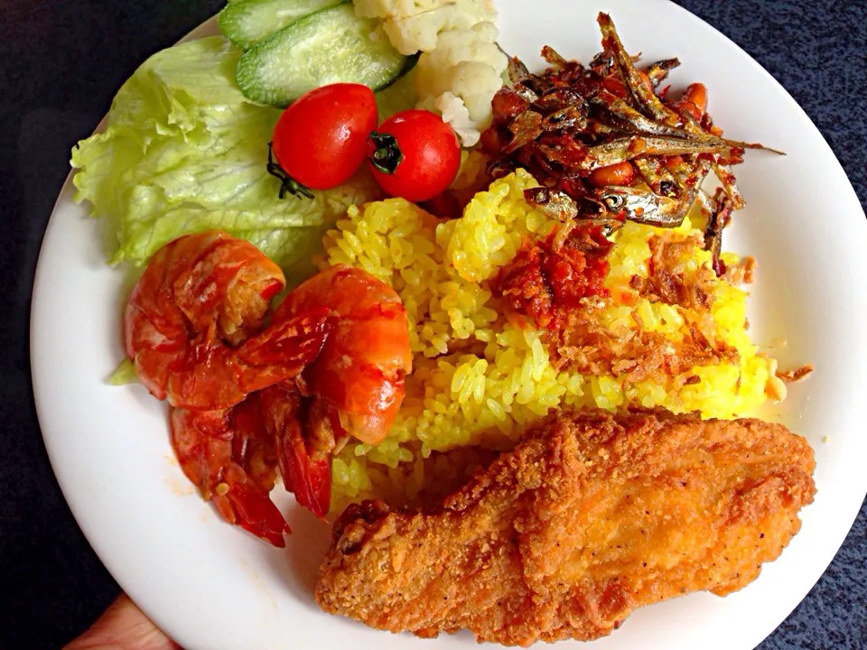 Indonesian Nasi kuning|viviさん