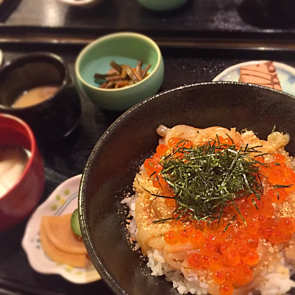 イカいくら丼|ぱちねぇさん