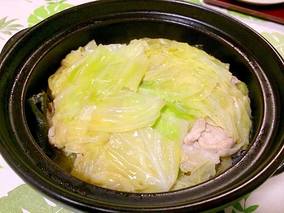 ごま油の香りが香ばしい✨ 塩味でさっぱり！ キャベツと豚バラの蒸し煮|♥️さん