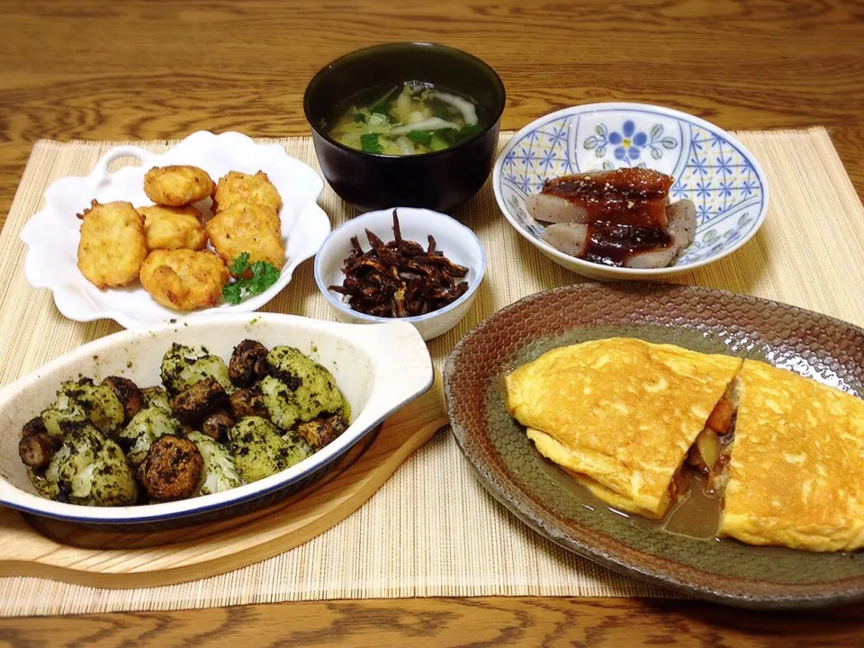 チキンナゲット・白菜とターサイのすまし汁・コンニャク・肉じゃがでリメイクオムレツ・いかなごのくぎ煮・カリフラワーとマッシュルームのジェノベーゼソース|美也子さん