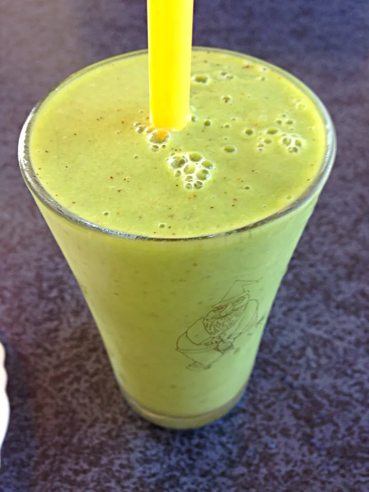 My breakfast today 'kiwi banana smoothie 💚|viviさん