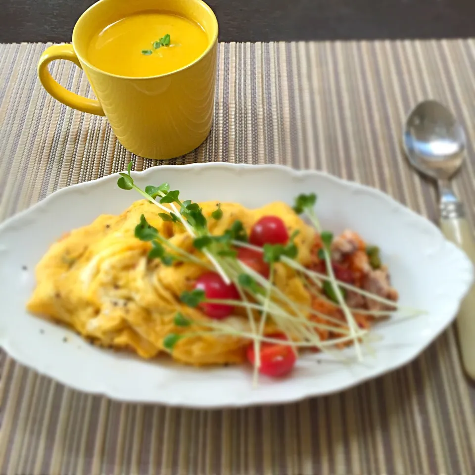 カボチャのポタージュがものすごく美味しく感じられる。
いつまでも飲んでいたいくらい。
消化器官が疲れているのかしら。|rina matsunagaさん