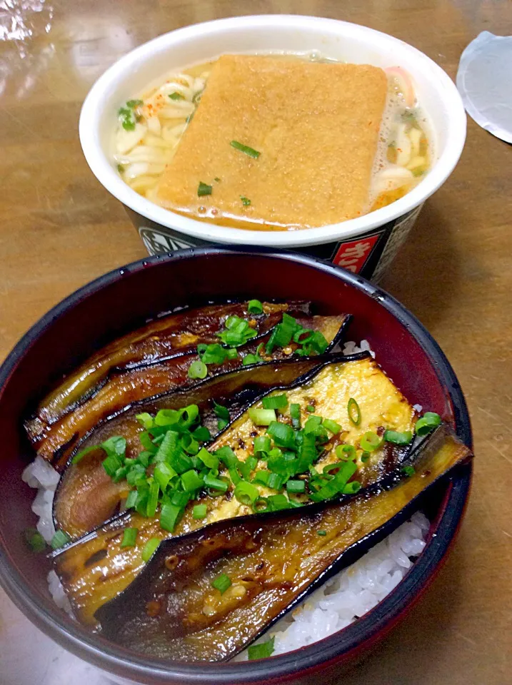 茄子の蒲焼き丼、きつねうどん💖|Norio Fukudaさん