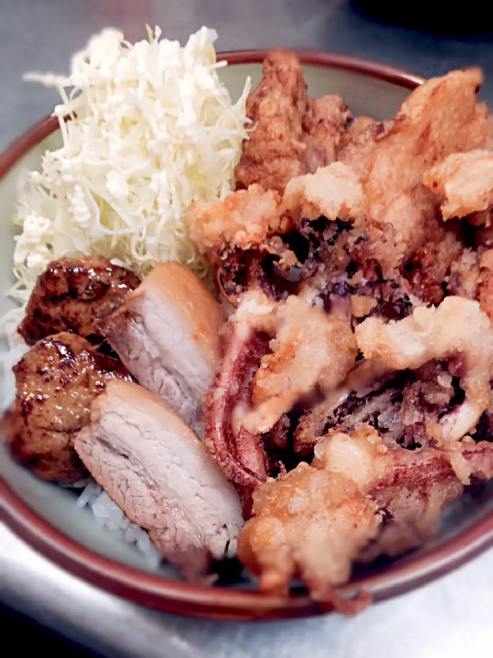 バイト君のまかない「のっけ盛り丼」|内気なjohnnyさん