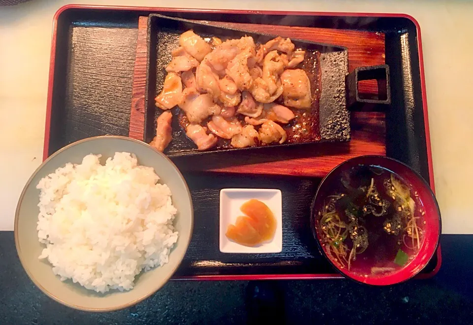 塩ホルモン定食|草津の屋台　トタン家さん