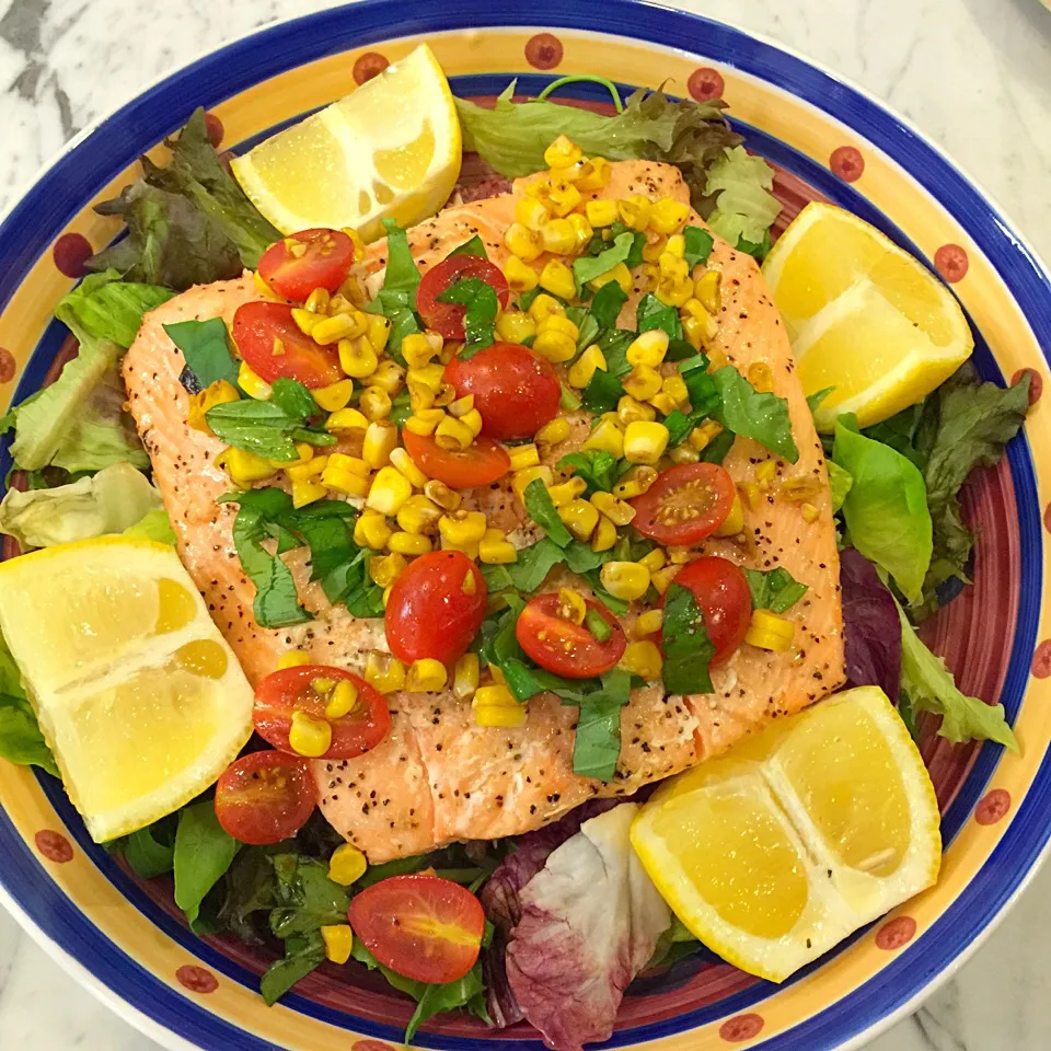 Grilled salmon on bed of lettuce, topped with corn & tomato relish|Phillis L Boedigheimerさん