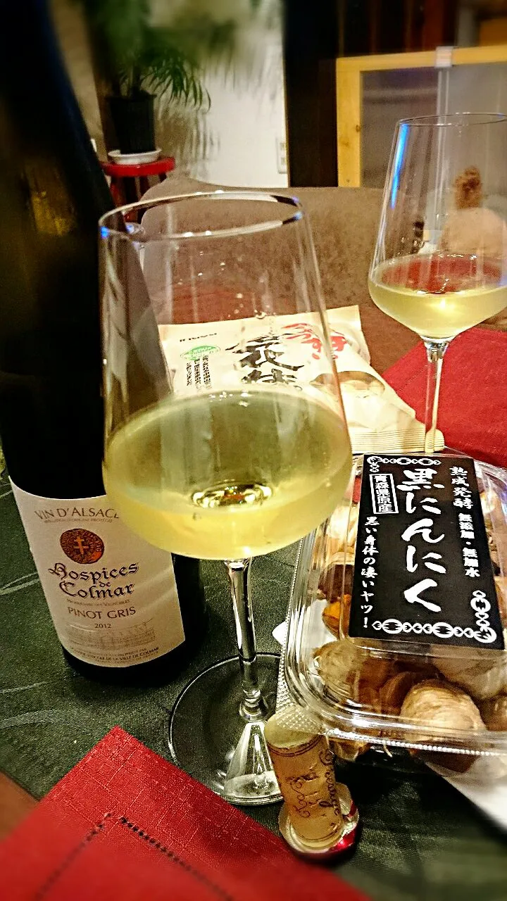 黒ニンニクで白ワイン🍷(^ー^)|ナムナムさん