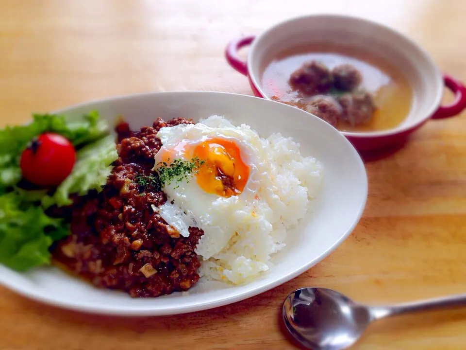 ドライカレー🍛肉団子のスープ|あっすーさん