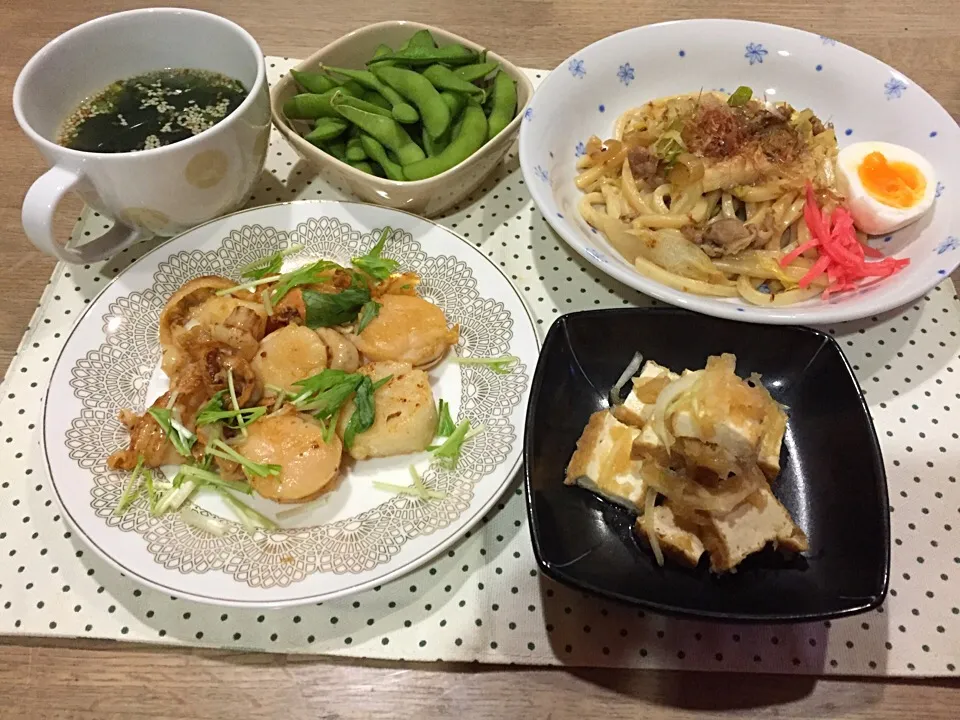 帆立のバター焼き・焼うどん・厚揚げのおろし玉ねぎポン酢和え・枝豆・わかめスープ|まーままさん