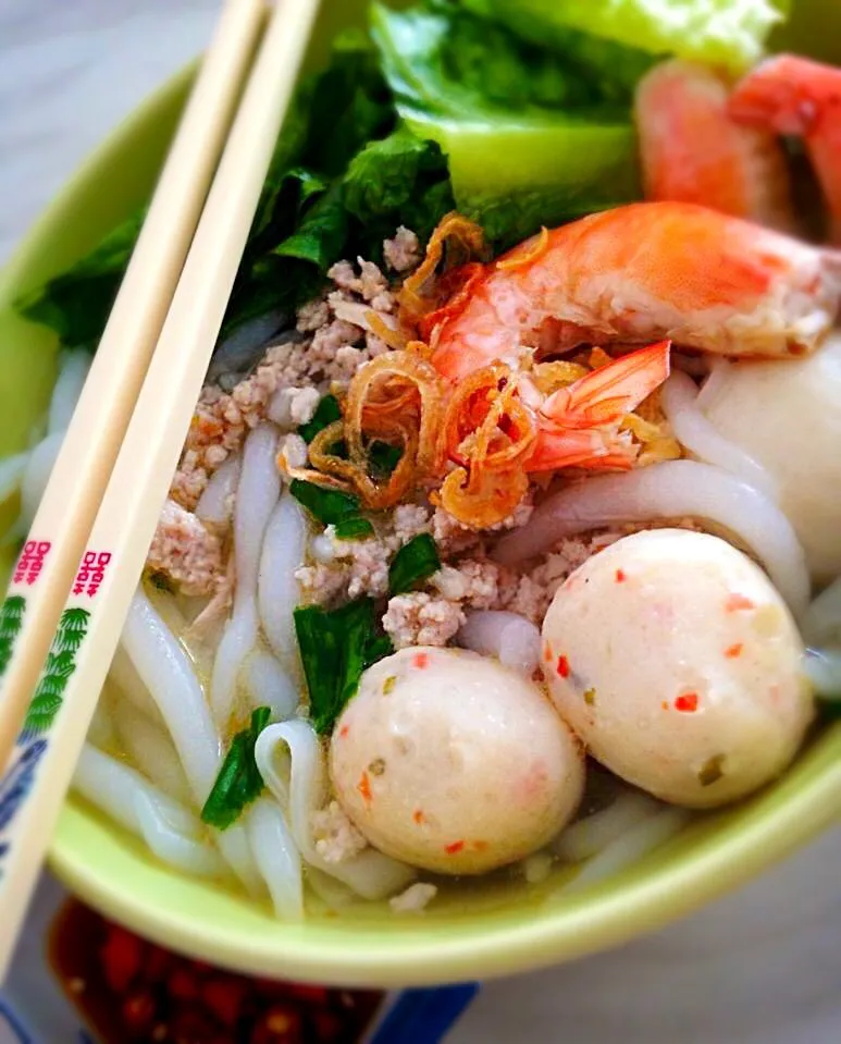 Rice Noodles Soup (Mee Tai Mak)|Tari's Kitchenさん