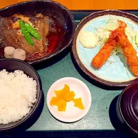 エビフライとカレイ煮付け。
ランチなう。|Car Miles Venturaさん