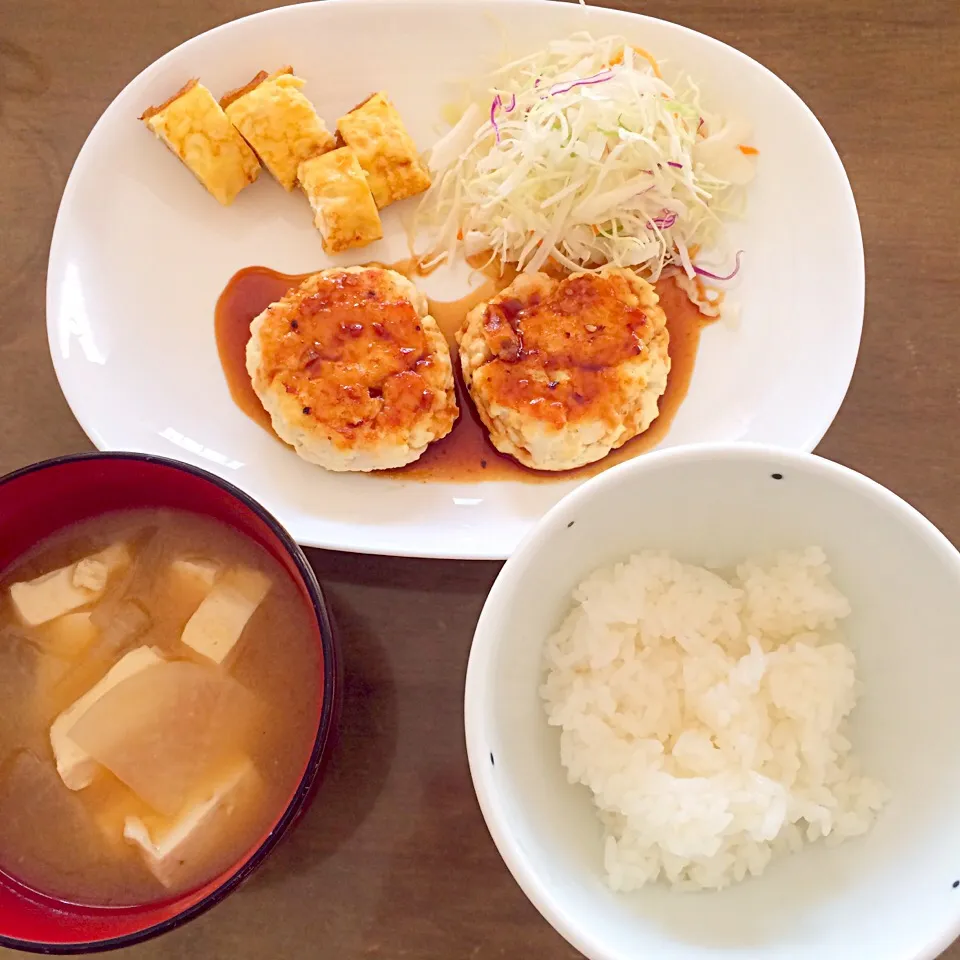 ◎豆腐とささみのハンバーグ
○卵焼き
○ミックスサラダ
○豆腐と大根のみそ汁
○ごはん|あかねさん