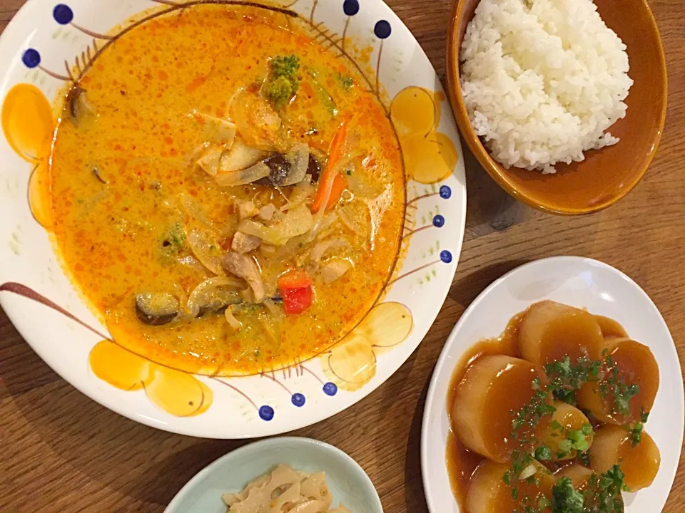 今日の晩御飯

レッドカレー、大根につけ、レンコンのキンピラ。|Keisei Chouさん