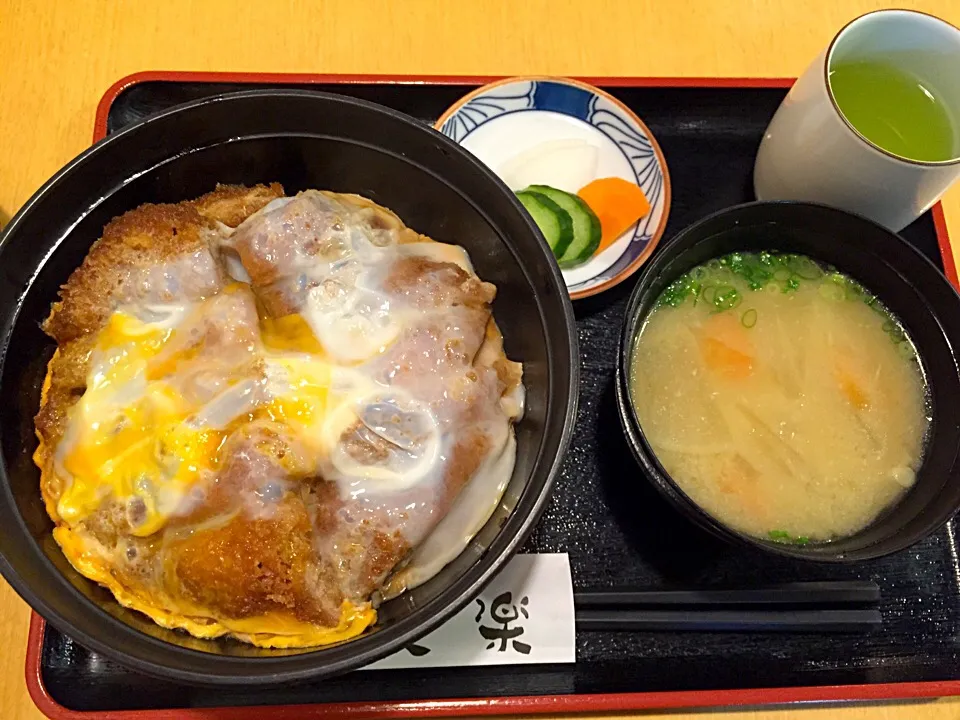 Snapdishの料理写真:閉店が惜しい…友楽のカツ丼|まいさん