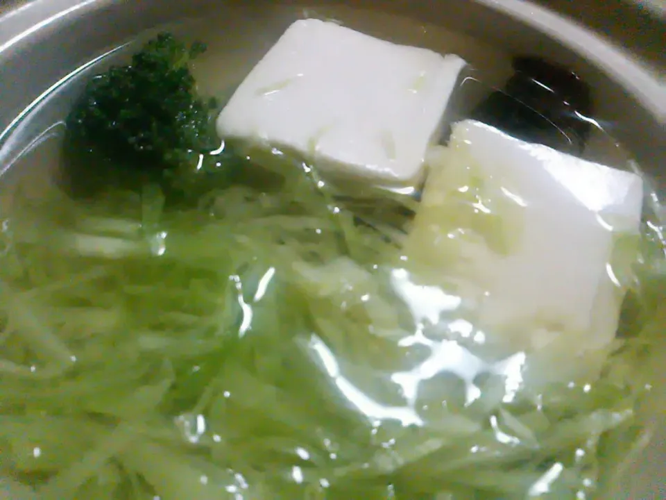 ☆2015年12月2日の夕飯☆#お豆腐 と #キャベツ と #ブロッコリー の１人鍋。|まゆさん