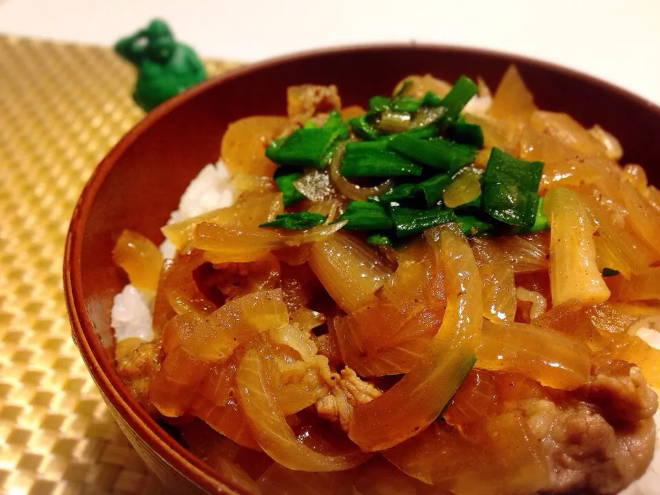 Snapdishの料理写真:たまねぎた〜〜っぷり
つゆだくだくだく牛丼‼︎|ほわーんさん