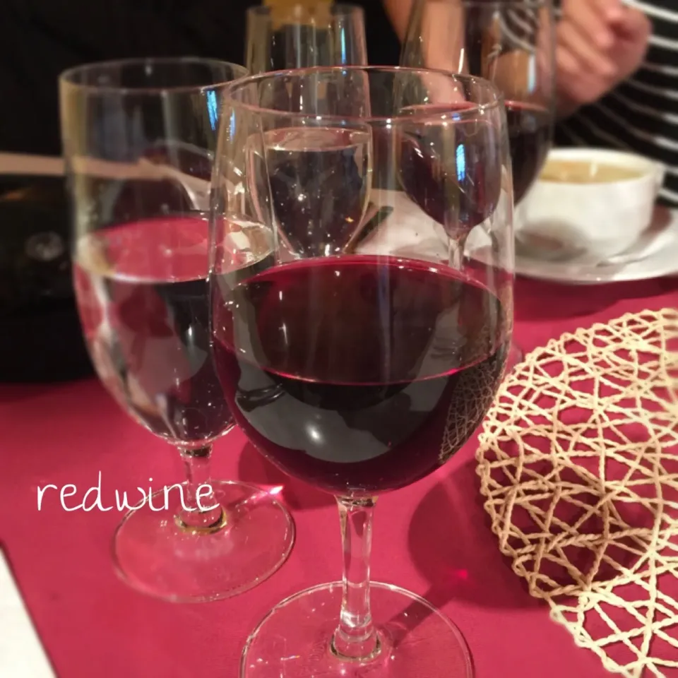 餐前紅酒|手牽手一起過好日子。さん