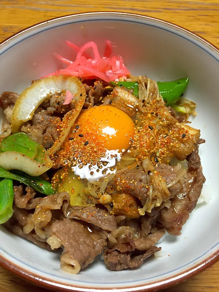 Snapdishの料理写真:牛丼というより、すき焼き丼|Kunisanoさん