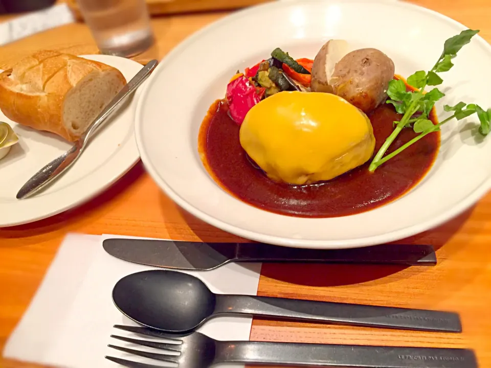 ハンバーグ シチュー🍛|マニラ男さん