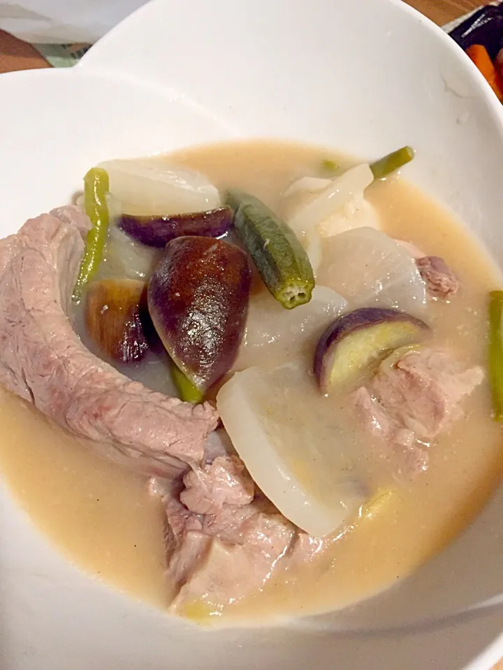 sinigang na baboy
pork in tamarind soup|Reiko Araiさん