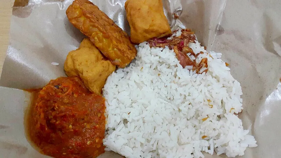 Nasi and tempe/tahu|Viviさん