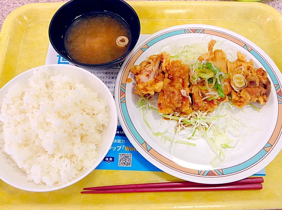 南山大学学食！
味噌汁、ごはん大盛り無料
油淋鶏定食でーす|ももじり♡さん