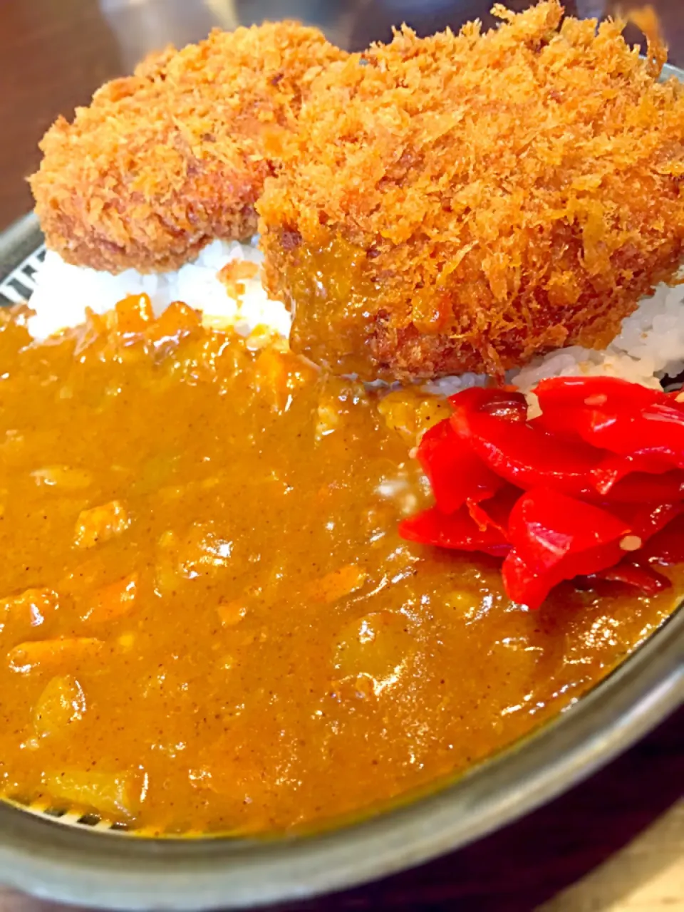 とんかつ屋のメンチカツカレー！メンチカツも美味しいがカレーもスパイシーで美味しい〜！|Tomyさん