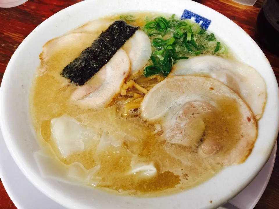 どトンコツ☆ 魁龍ラーメン◎ @福岡|THE SUNSEAさん