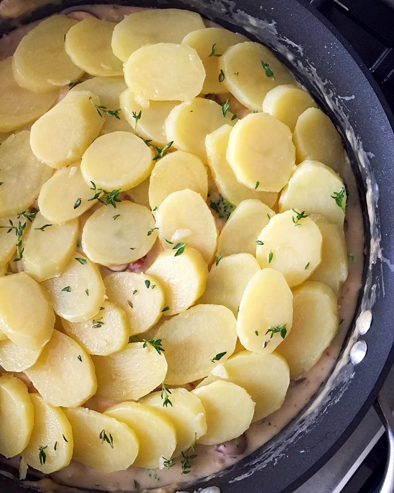 Snapdishの料理写真:chicken mushroom potato pie - ready for the oven|12Dragonさん