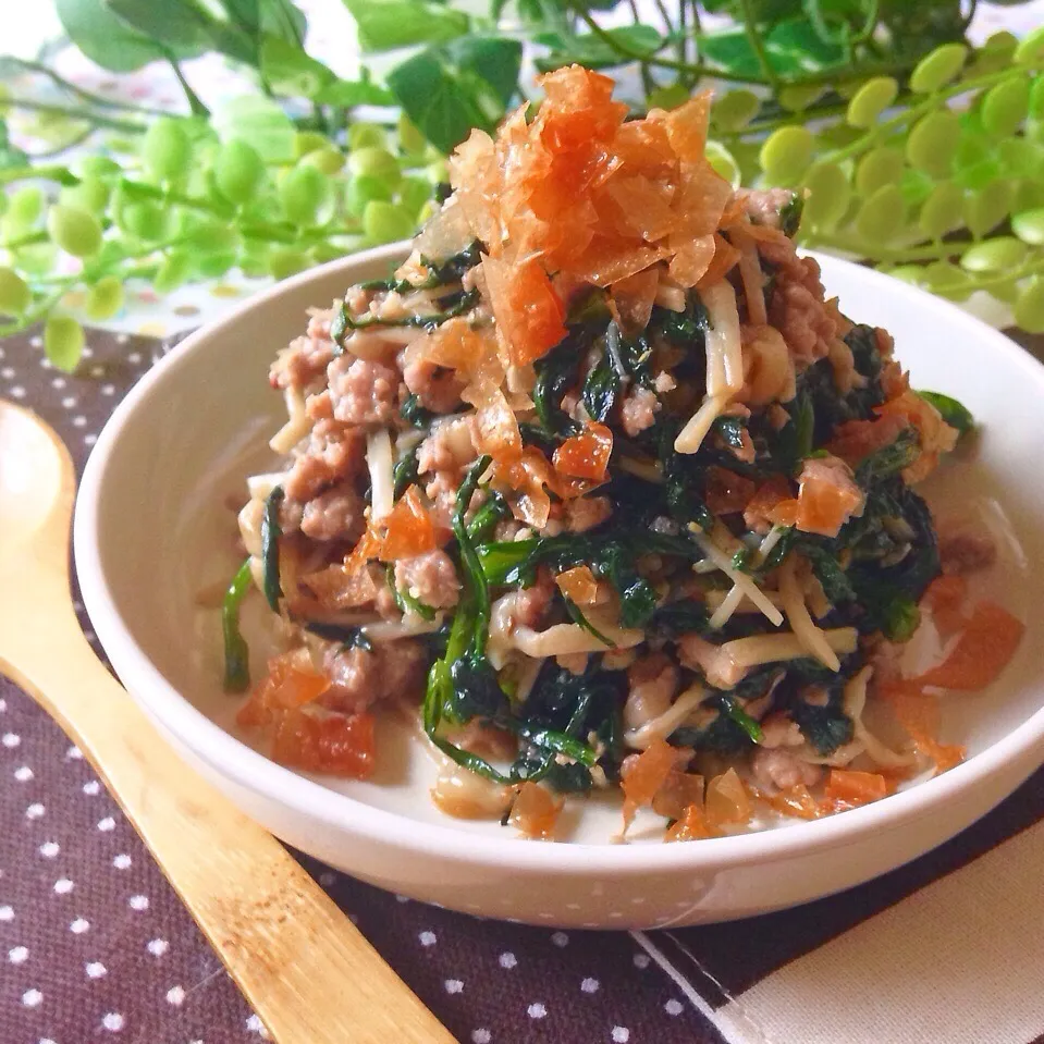 苦味が和らぐコク旨♡春菊とひき肉の照り焼きマスタード炒め|優雨【ゆぅ】@ HMH所属さん