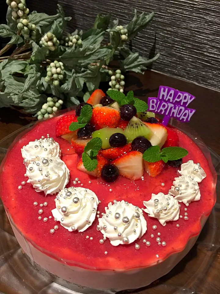 Snapdishの料理写真:お誕生日ケーキ🎉|みなさん