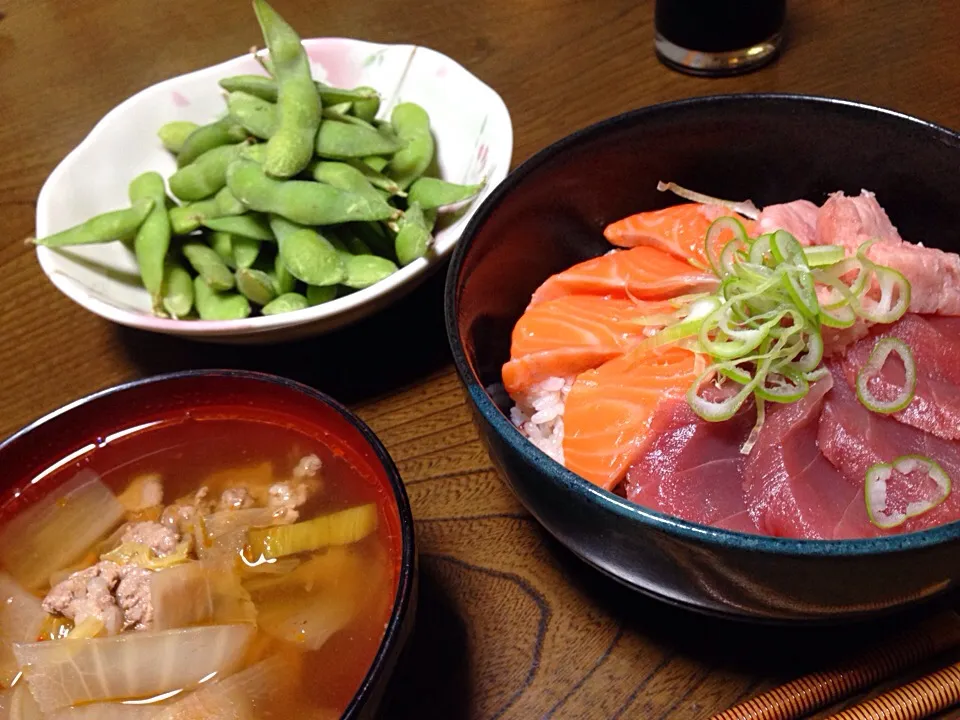 Snapdishの料理写真:あるもの 海鮮丼 & 豚汁もどき（生姜入り）|cerezoさん