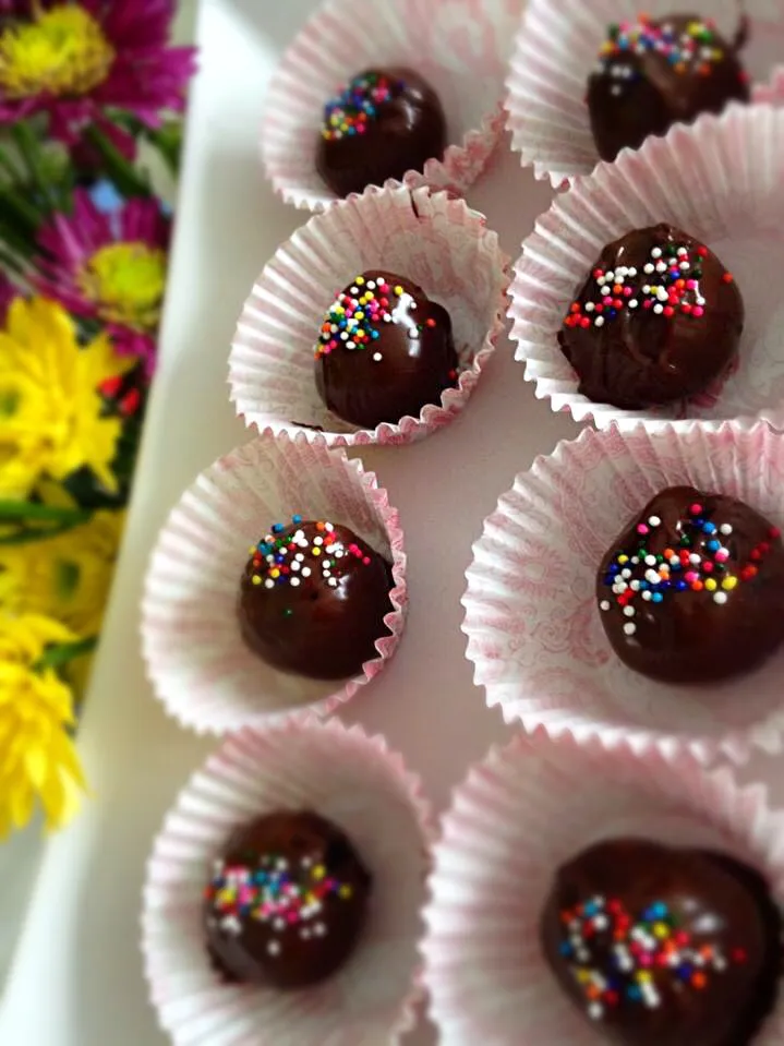 "Cream cheese Oreo Chocolate Balls"|Tari's Kitchenさん