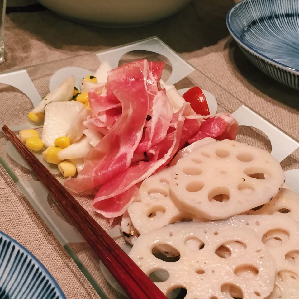 Snapdishの料理写真:レイちゃんのお料理 蓮根と生ハムのマリネ|麻紀子さん