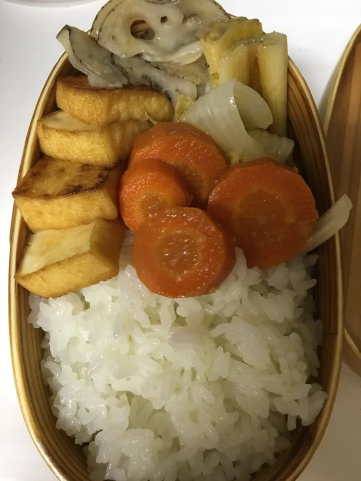 夜になりましたが今日持って行ったヴィーガン弁当。
明日のランチは外に食べ行きます。|aiさん