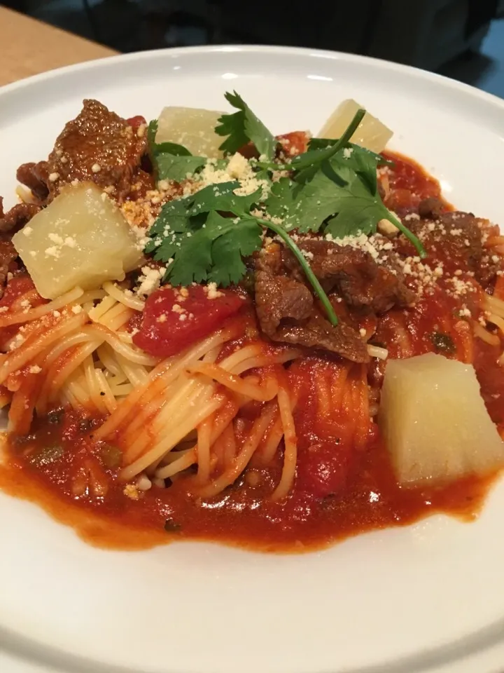 Spicy Tropical Spaghetti with Pineapple & Meat Sauce.|Joha Hassanさん