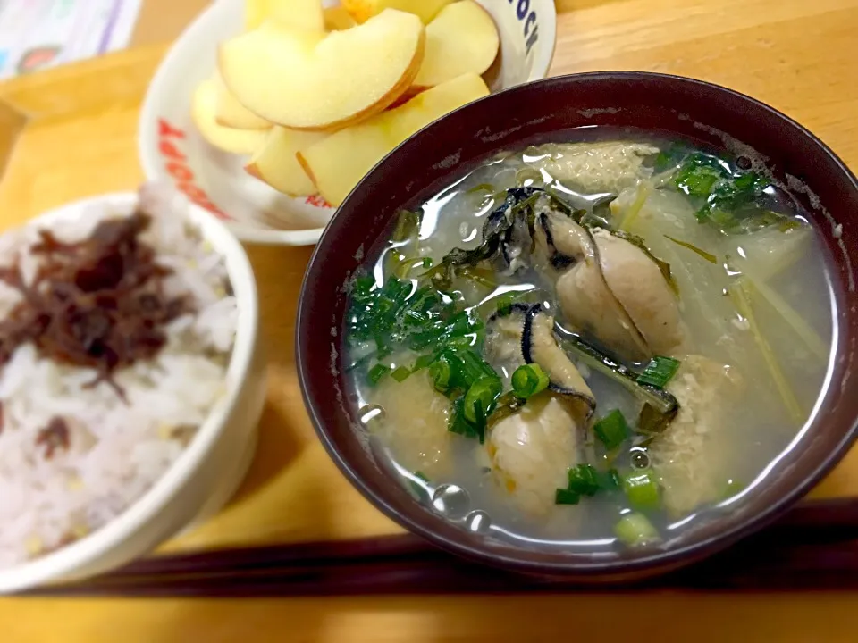 朝ご飯。牡蠣のお味噌汁(亜麻仁油ひと垂らし✨)|かわちさん