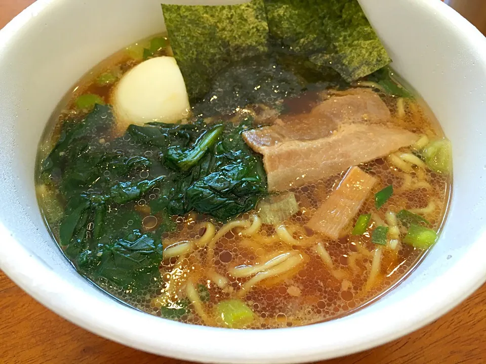 マルちゃん正麺
芳醇こく醤油
ちょいのせで茹でタマゴとほうれん草|Noriyuki Saitoさん