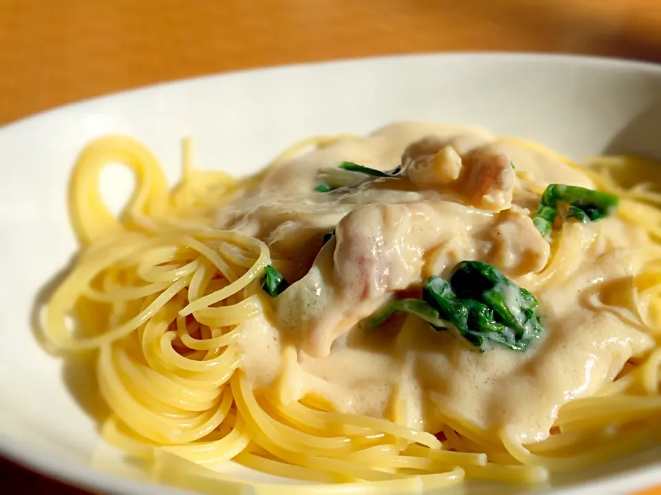 鶏とほうれん草のパスタ|おもしろ くんさん