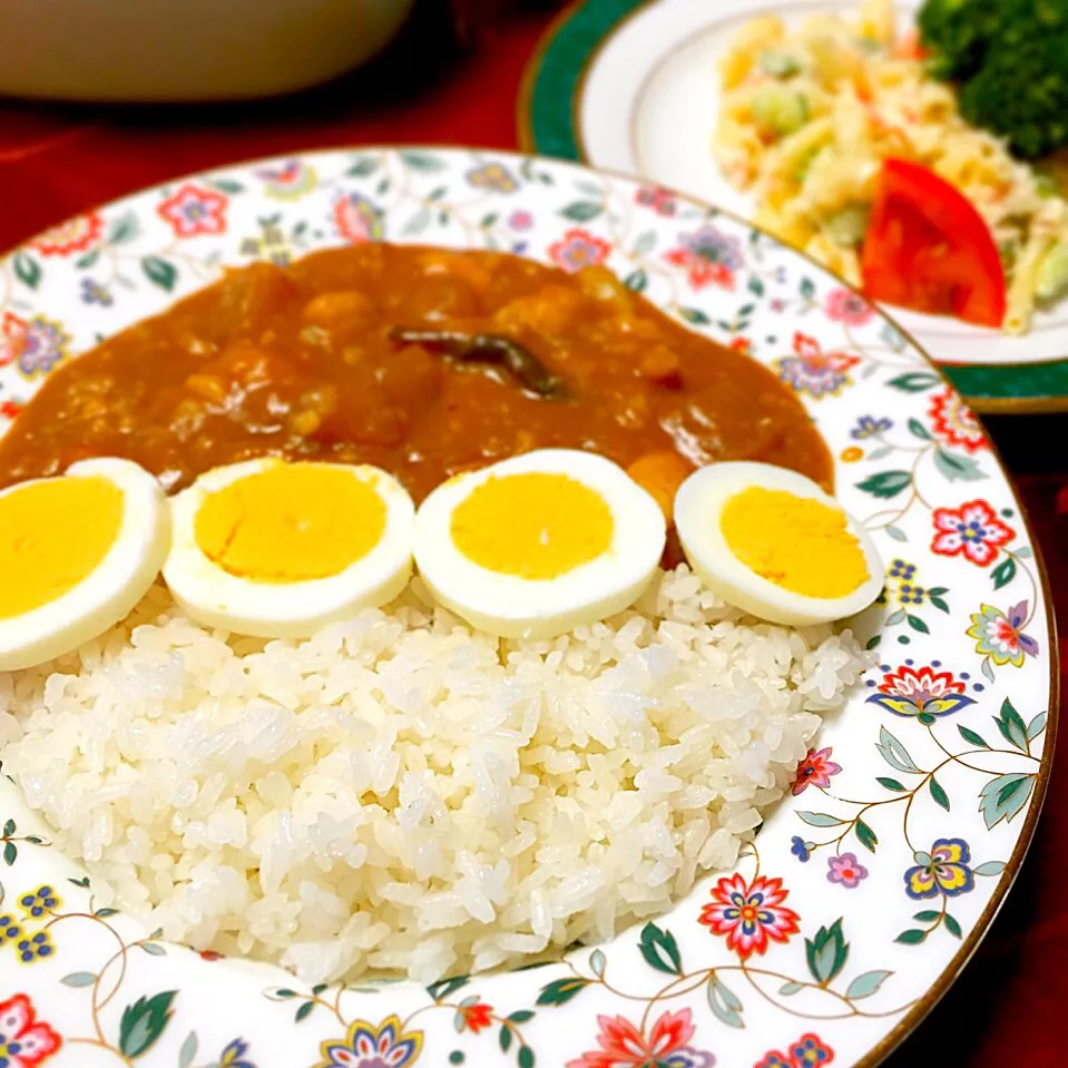 Snapdishの料理写真:3日目カレー。
作りすぎました…（苦笑）
お米は大嶋農場の『カレー米』。
一粒の存在感と甘みで一皿で満足♪|ぱんださん