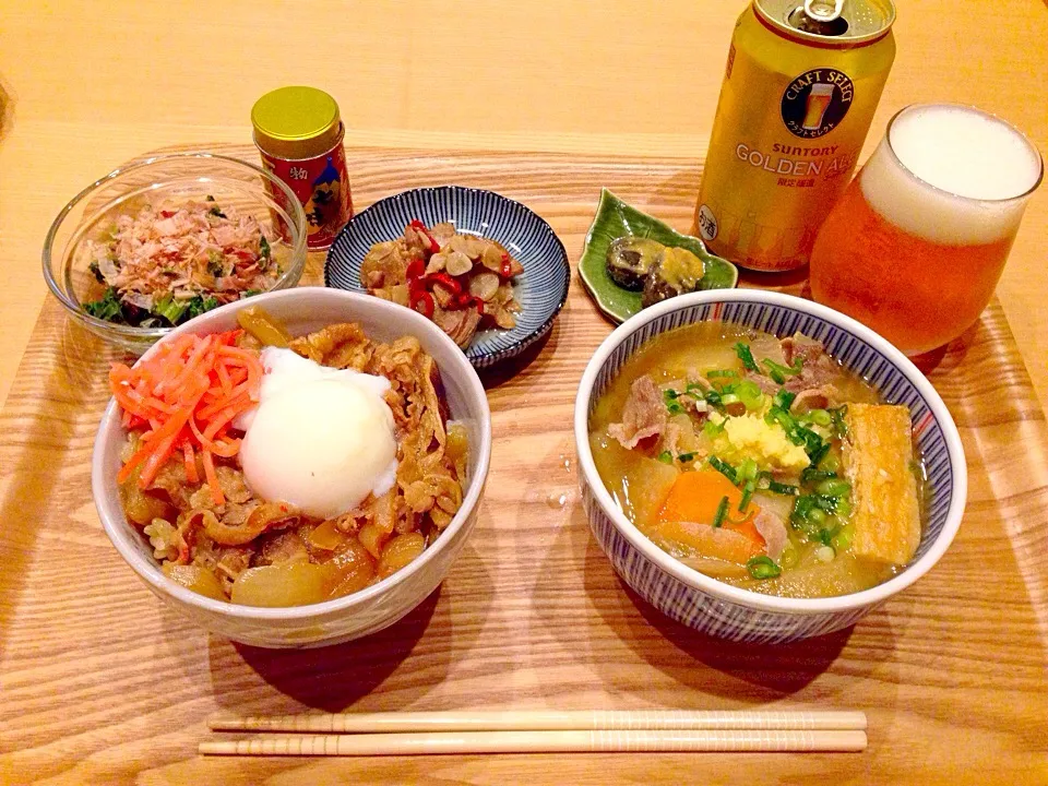 牛丼、豚汁、ナスのからし漬け、砂肝のガーリック炒め、冬菜のお浸し|Mikiさん