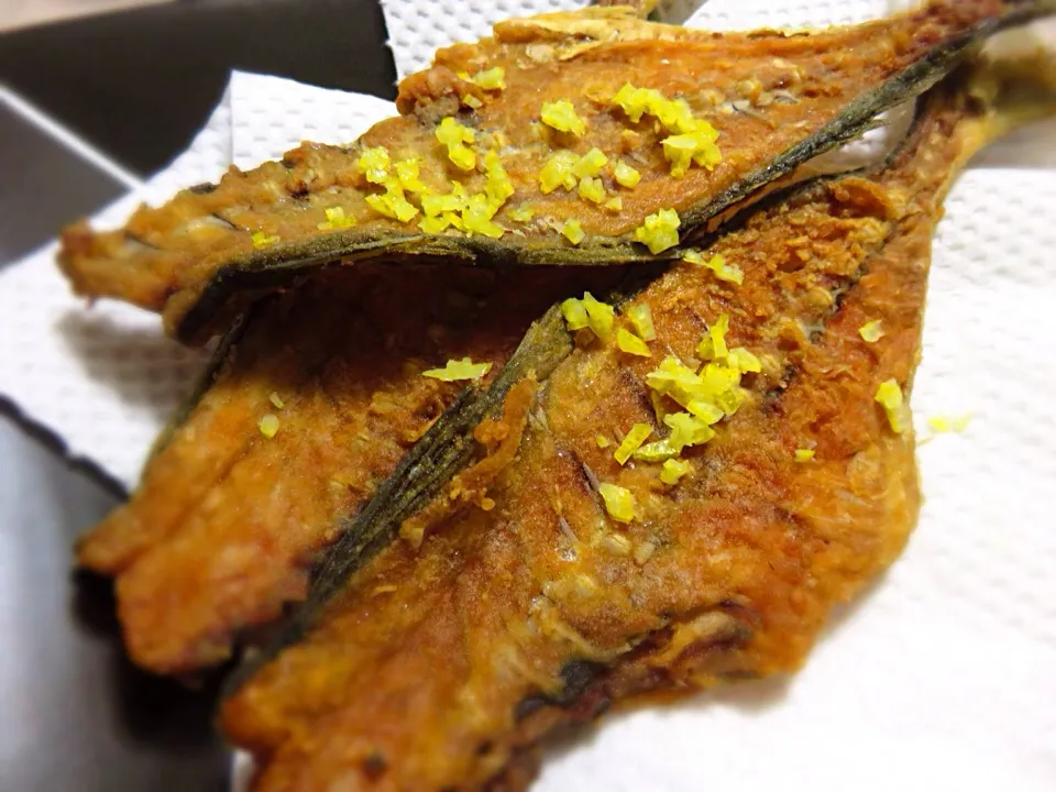 柚子の皮タップリ〜
鯵の骨せんべい(*^o^*)|Yasuo  Watanabeさん