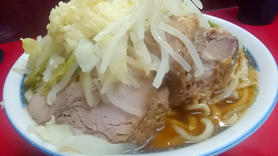 Snapdishの料理写真:二郎 目黒店 の 小豚ラーメン+ヤサイ+ニンニク ＠目黒|大脇さん